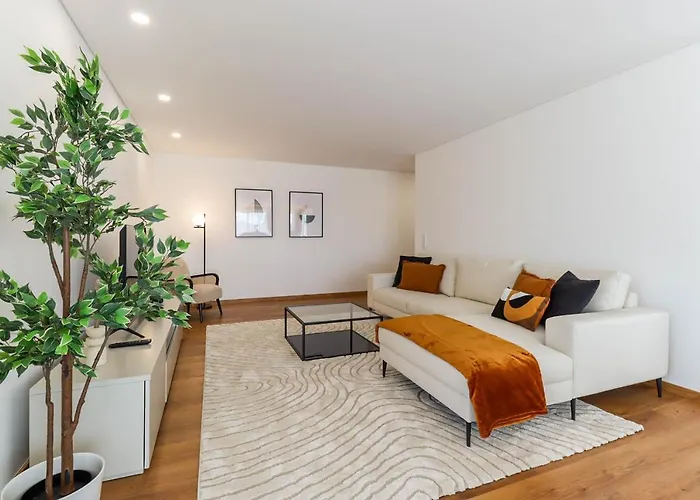 Viana\'S Heart - Spacious Modern Ap. Near City Center