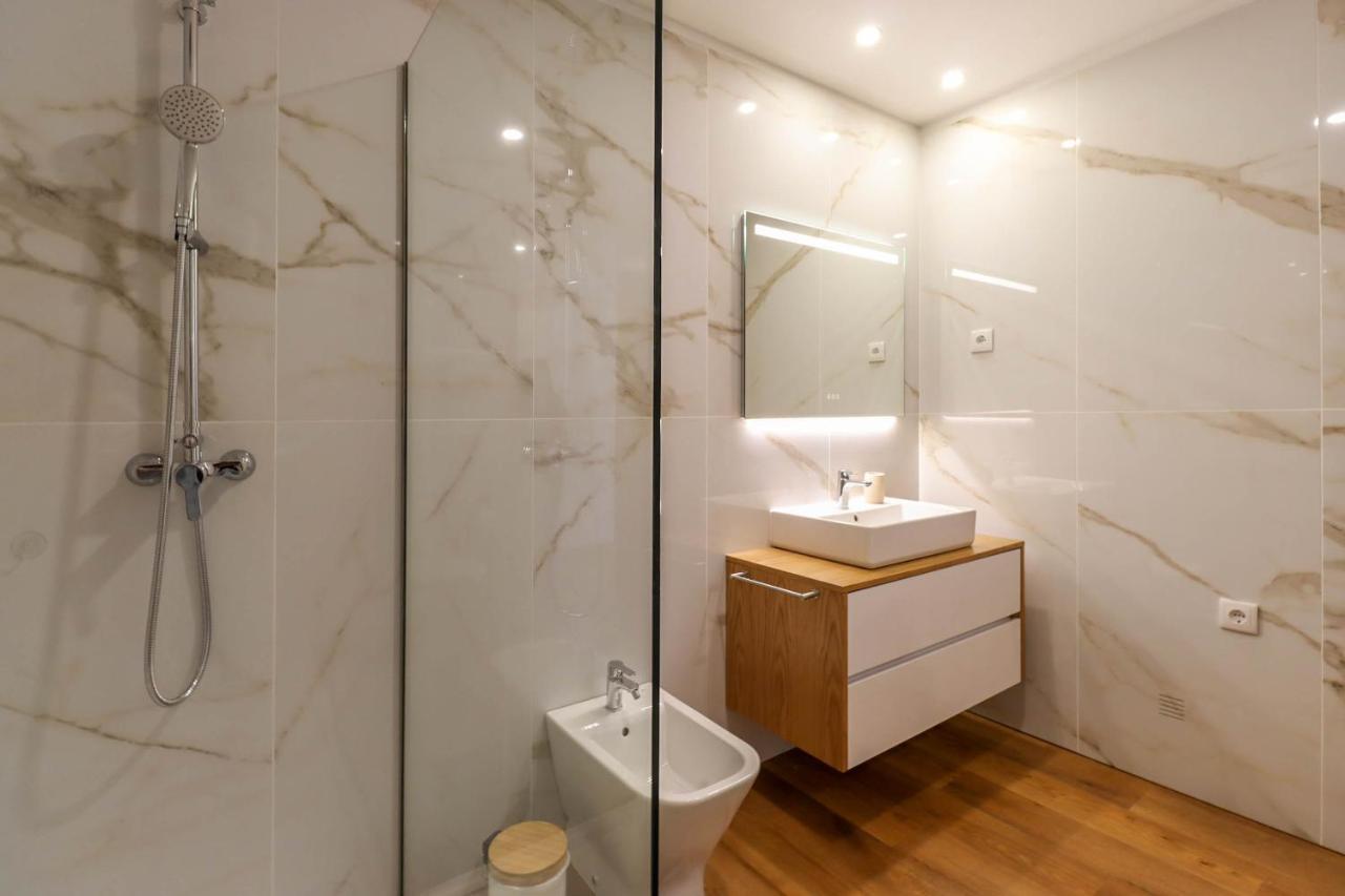 Viana's Heart - Spacious Modern Ap. Near Center Apartment *