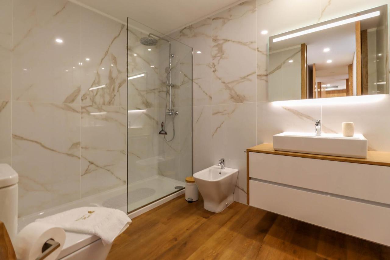 Viana's Heart - Spacious Modern Ap. Near Center Apartment *